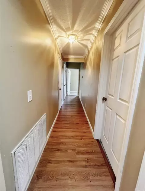 Entry Way - 2543 Bonetown Rd, Sidney, AR 72577 photo 4 of 5