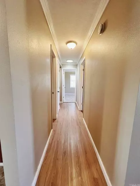 Entry Way - 2543 Bonetown Rd, Sidney, AR 72577 photo 2 of 5