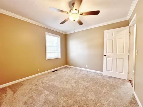 Bedroom - 2543 Bonetown Rd, Sidney, AR 72577 photo 4 of 4
