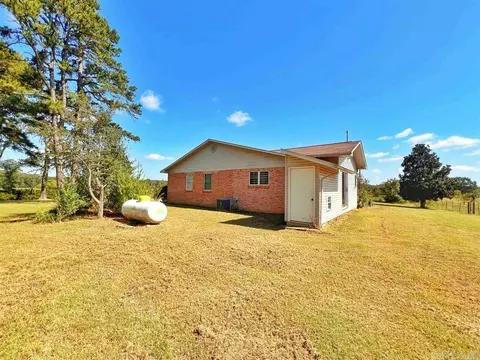 Exterior - 2543 Bonetown Rd, Sidney, AR 72577 photo 7 of 8