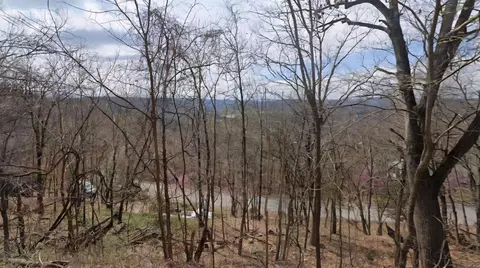 296 Holiday Island Dr, Holiday Island, AR 72631