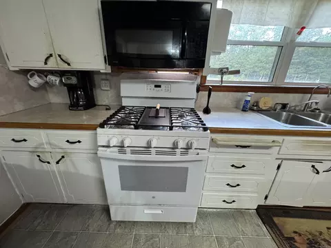 Kitchen - 9494 9 Hwy, Malvern, AR 72104 photo 2 of 4