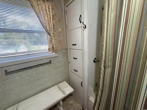 Bath - 9494 9 Hwy, Malvern, AR 72104 photo 3 of 4