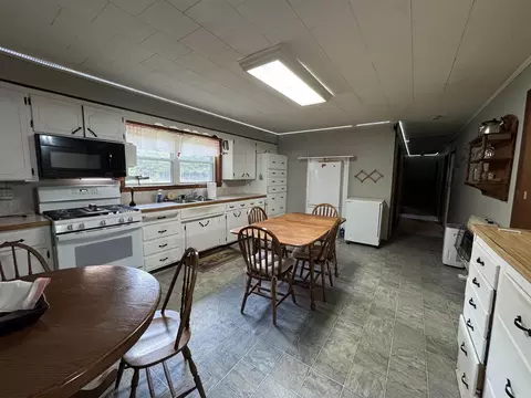 Kitchen - 9494 9 Hwy, Malvern, AR 72104 photo 1 of 4