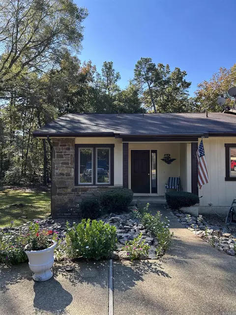 2 Lindsay Ln, Hot Springs Village, AR 71909