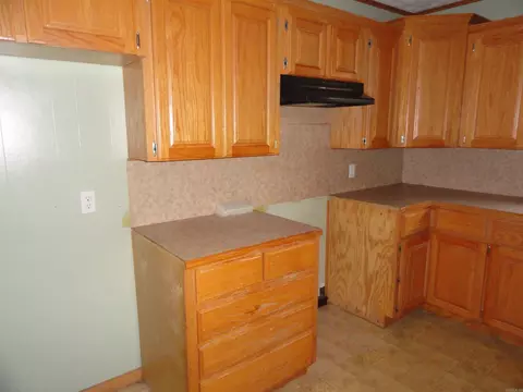 Kitchen - 233 Piney Rd, Marshall, AR 72650 photo 4 of 4
