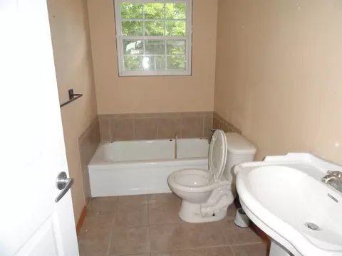 Bath - 233 Piney Rd, Marshall, AR 72650 photo 1 of 5