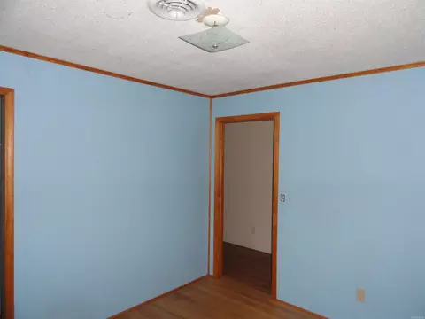 Bedroom - 233 Piney Rd, Marshall, AR 72650 photo 2 of 3