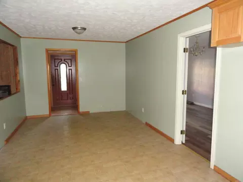 Living - 233 Piney Rd, Marshall, AR 72650 photo 3 of 3