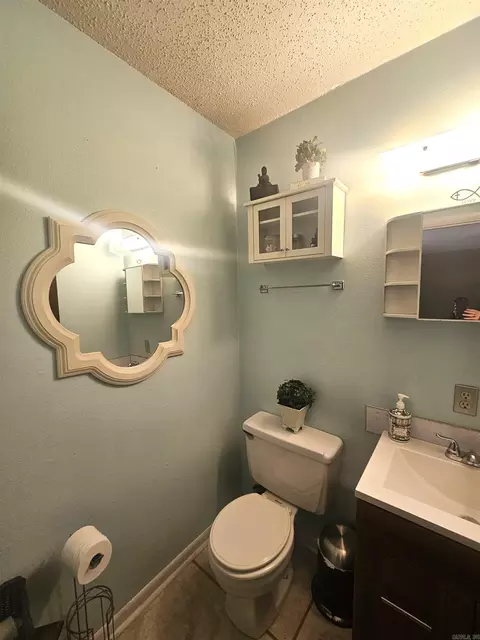 Bath - 110 Terrell St, Murfreesboro, AR 71958 photo 3 of 3