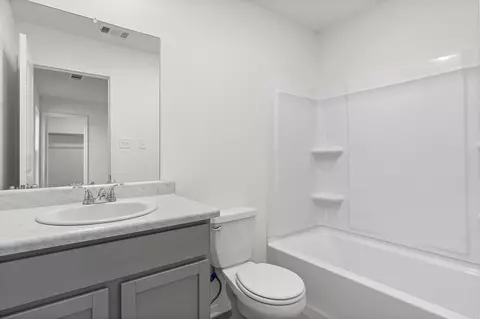 Bath - 104 Jasmine Ct, Beebe, AR 72012 photo 1 of 2
