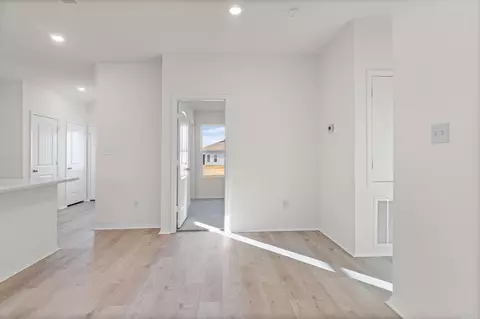 Entry Way - 104 Jasmine Ct, Beebe, AR 72012 photo 4 of 7