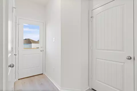 Entry Way - 104 Jasmine Ct, Beebe, AR 72012 photo 6 of 7