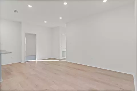Living - 104 Jasmine Ct, Beebe, AR 72012 photo 1 of 3