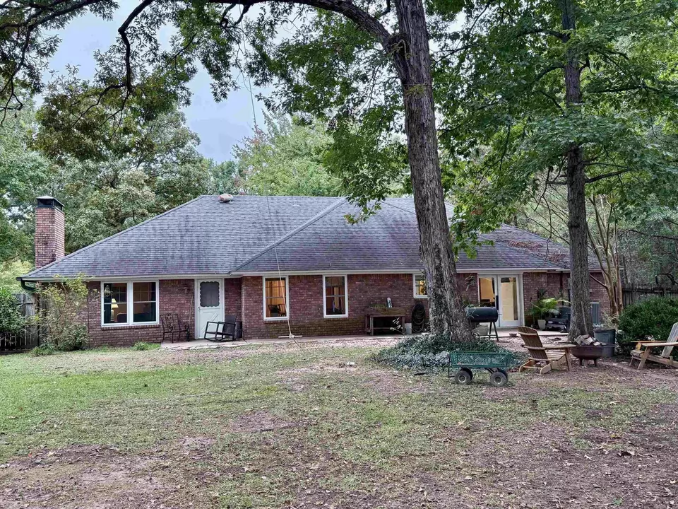 Exterior - 100 Lakewood Ct, Crossett, AR 71635 photo 3 of 4