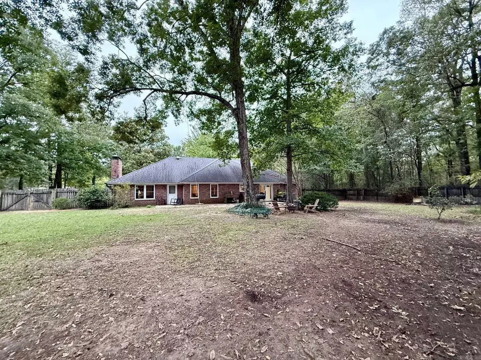 Exterior - 100 Lakewood Ct, Crossett, AR 71635 photo 4 of 4