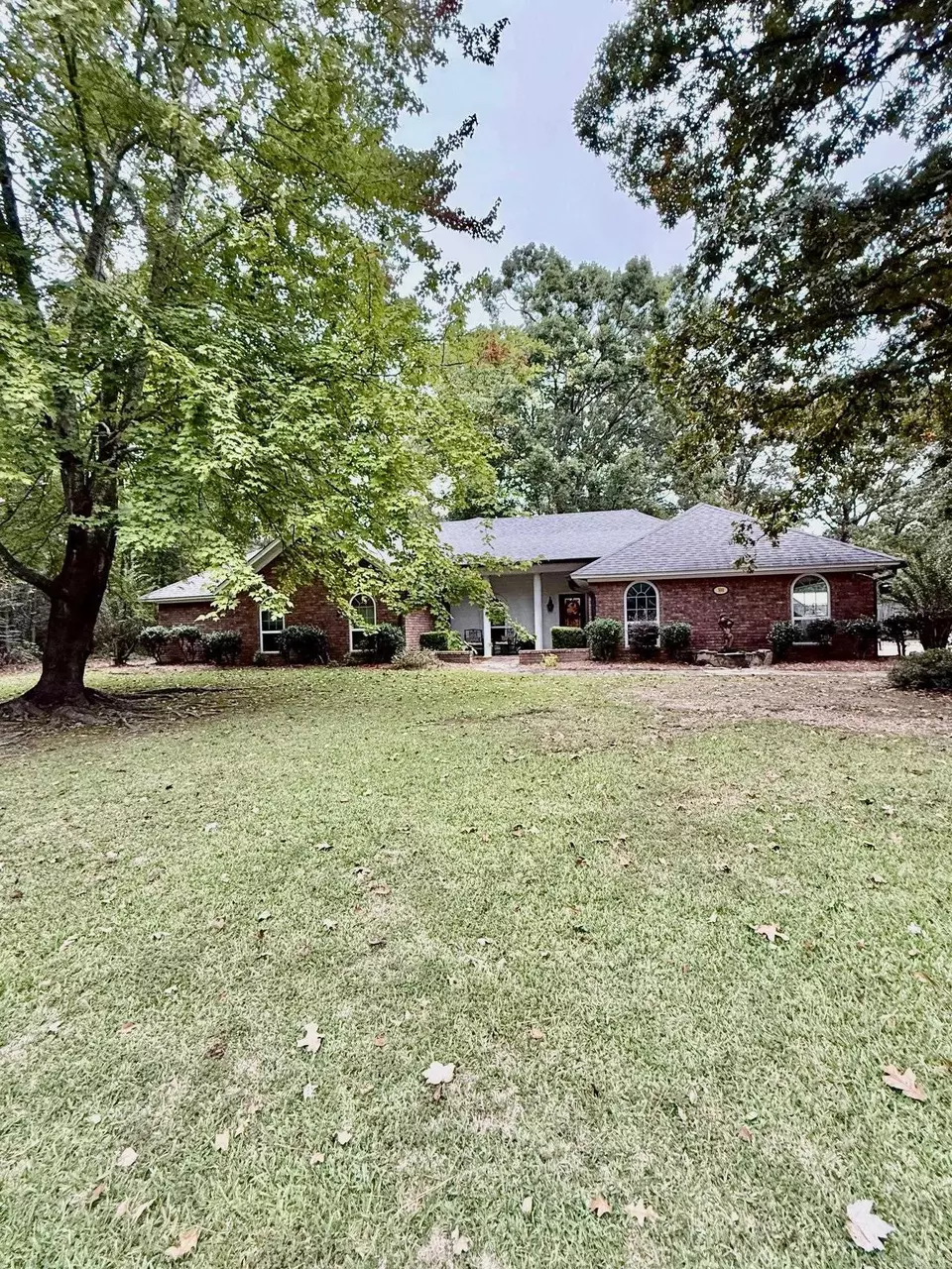 Exterior - 100 Lakewood Ct, Crossett, AR 71635 photo 2 of 4
