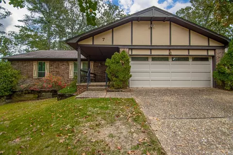 7 Apple Tree Cir, Little Rock, AR 72210