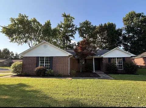 4650 Thompson St, Conway, AR 72034 photo 1