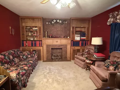 Living - 904 3rd Ave, Murfreesboro, AR 71958 photo 1 of 3