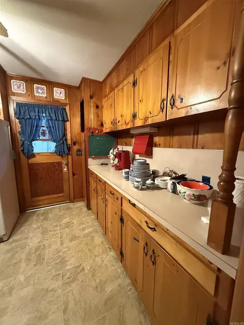 Kitchen - 904 3rd Ave, Murfreesboro, AR 71958 photo 2 of 2