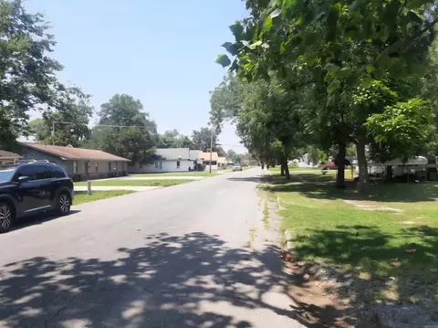 309 S 5th St, Mcgehee, AR 71654 photo 2