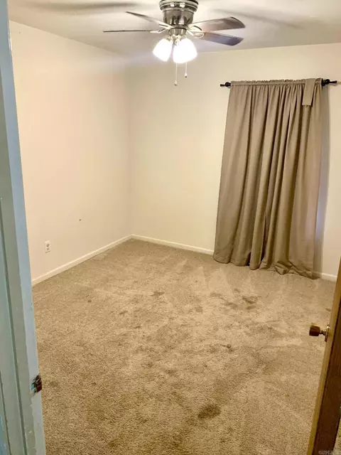 Bedroom - 909 Eddie Ln, Redfield, AR 72132 photo 1 of 3