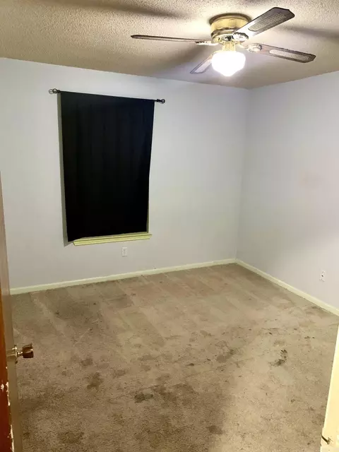Bedroom - 909 Eddie Ln, Redfield, AR 72132 photo 2 of 3