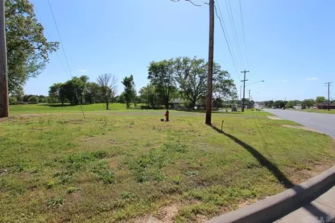 2485 E Oak St, Conway, AR 72032 photo 2