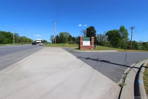 2485 E Oak St, Conway, AR 72032 photo 4