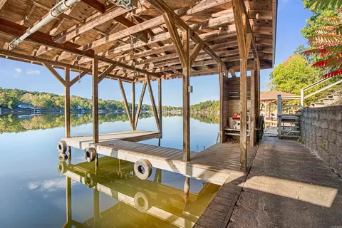 2 Sacedon Cir, Hot Springs Village, AR 71909