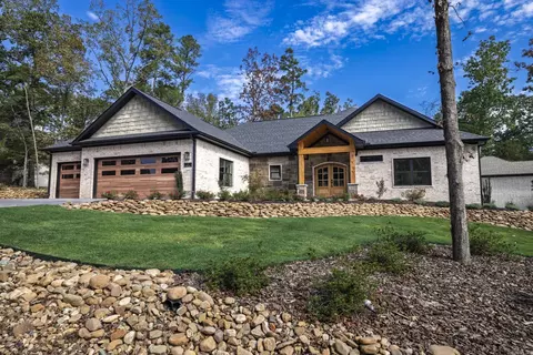 2 Resplandor Cir, Hot Springs Village, AR 71909
