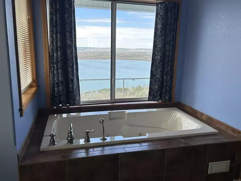 Bath - 690 Cliffview, Quitman, AR 72131 photo 1 of 6