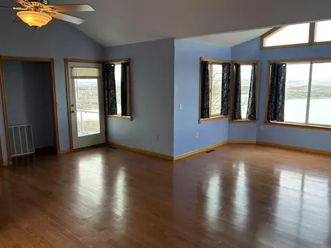 Living - 690 Cliffview, Quitman, AR 72131 photo 4 of 6
