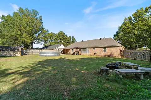 Exterior - 29 Gregory Dr, Conway, AR 72032 photo 3 of 4