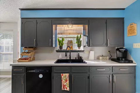Kitchen - 29 Gregory Dr, Conway, AR 72032 photo 3 of 3