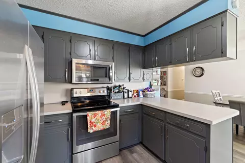 Kitchen - 29 Gregory Dr, Conway, AR 72032 photo 2 of 3
