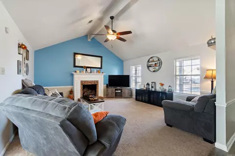 Living - 29 Gregory Dr, Conway, AR 72032 photo 1 of 3