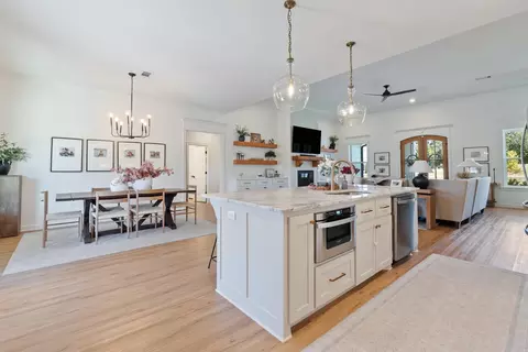 Kitchen - 7 Pear Cir, Greenbrier, AR 72058 photo 10 of 10