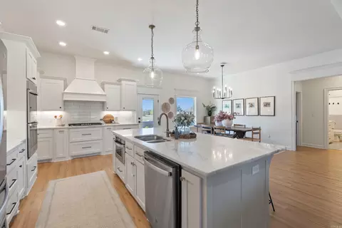 Kitchen - 7 Pear Cir, Greenbrier, AR 72058 photo 7 of 10