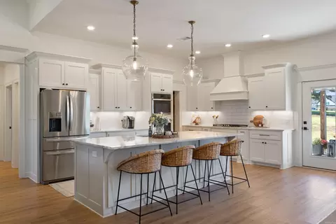 Kitchen - 7 Pear Cir, Greenbrier, AR 72058 photo 3 of 10