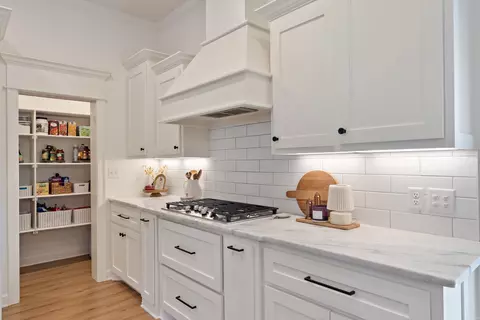 Kitchen - 7 Pear Cir, Greenbrier, AR 72058 photo 4 of 10