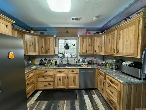 Kitchen - 3630 Hwy 167, Ash Flat, AR 72513 photo 7 of 8