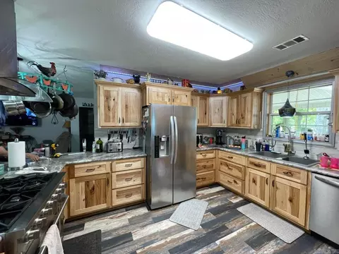 Kitchen - 3630 Hwy 167, Ash Flat, AR 72513 photo 2 of 8