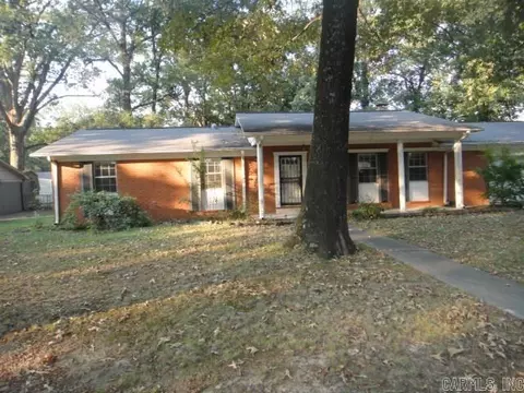 114 Choctaw St, Searcy, AR 72143