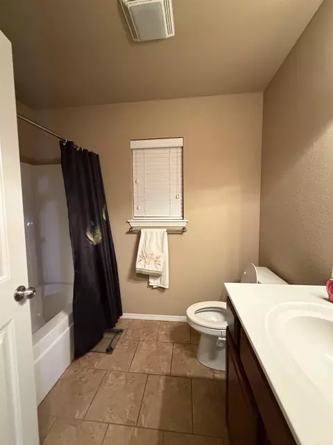 Bath - 13 Heelstone Dr, Cabot, AR 72023 photo 2 of 2