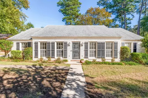 41 Coachlight Dr, Little Rock, AR 72227