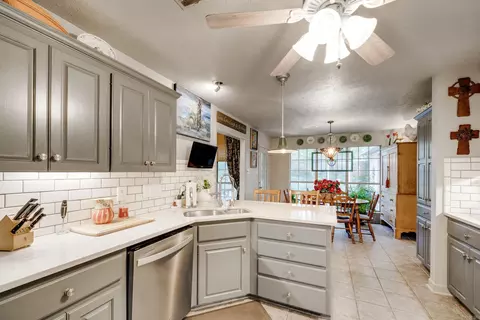 Kitchen - 3115 Baxter Dr, Conway, AR 72034 photo 4 of 4