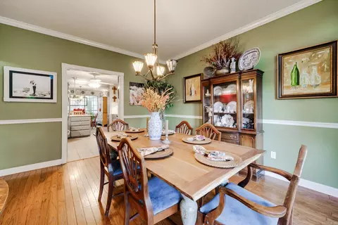 Dining - 3115 Baxter Dr, Conway, AR 72034 photo 5 of 5