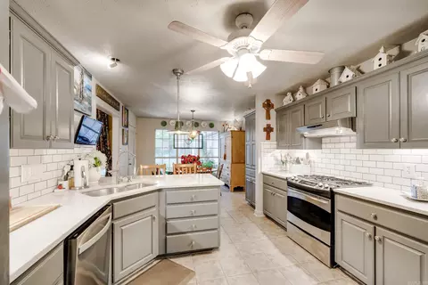 Kitchen - 3115 Baxter Dr, Conway, AR 72034 photo 3 of 4